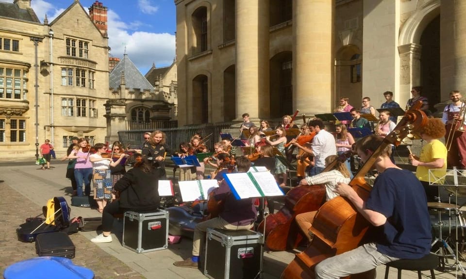 Lets Explore Oxford: Walking Tours - Oxfords Historical Landmarks