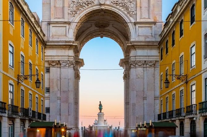 Lisbon Full Day Discovery Tour in Private Vehicle