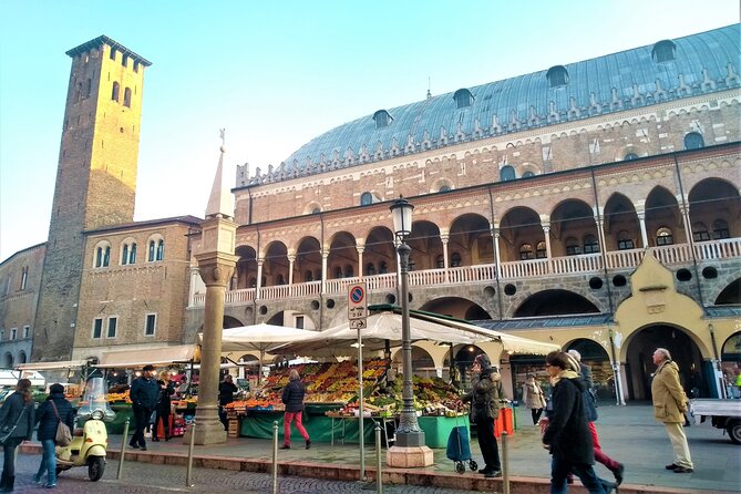 Live Padua as a Local