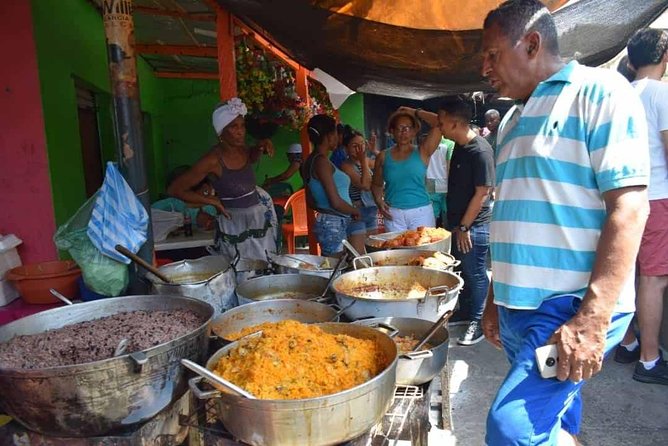 Local Immersion in the Bazurto Market - Overview of the Tour