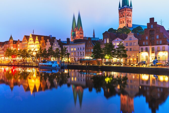 Lübeck Scavenger Hunt and Highlights Self-Guided Tour