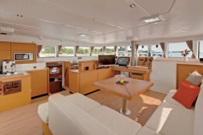 Luxury Hawaiian Sea Turtle, Dolphin Sail and Kona Snorkel