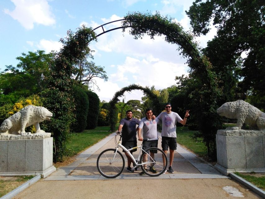 Madrid: Retiro Park and Literary Quarter by Bike - Highlights of the Experience