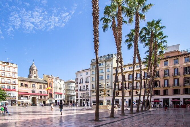 Malaga Scavenger Hunt and Sights Self-Guided Tour