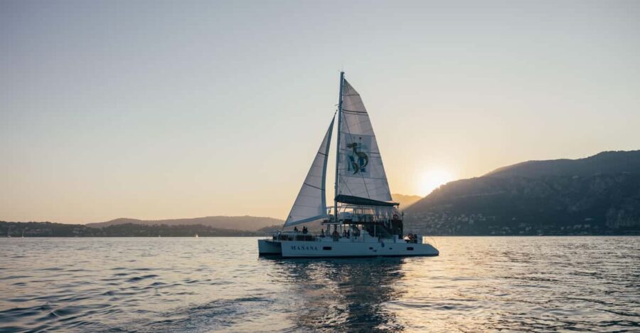 Marseille: Sunset Catamaran Cruise With Drinks and Snacks
