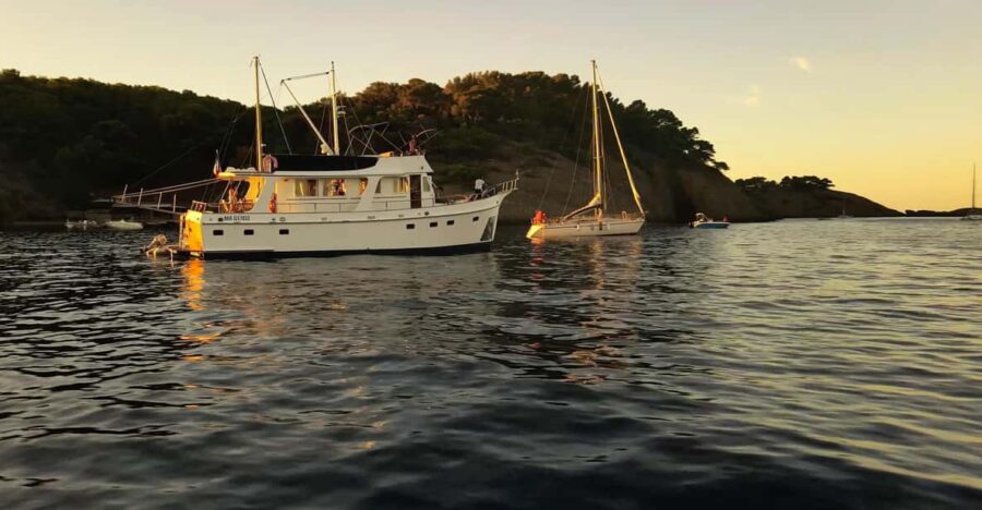 Marseille: Unforgettable Sunset Private Boat Experience
