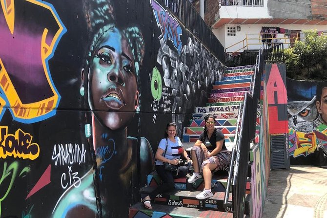 Medellín City Comuna 13 and Arvi Park Full Day Private Tour
