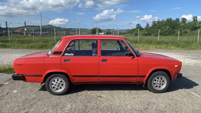 Medias: Private Tour in Vintage Car With Fortified Churches