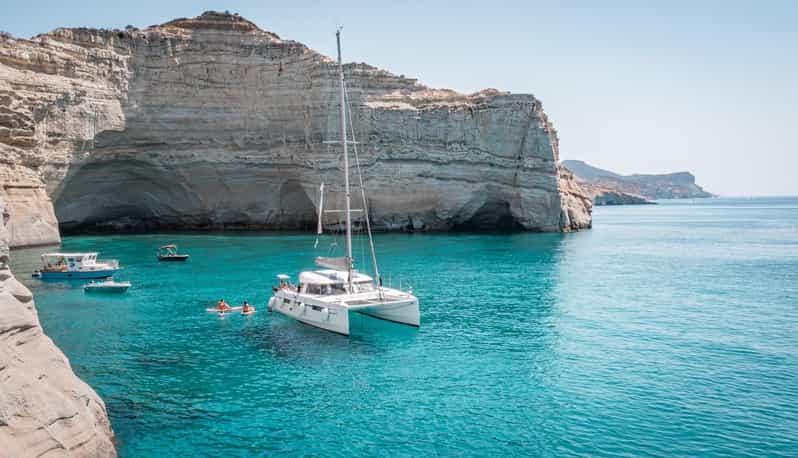 Milos: Full-Day Premium Catamaran Cruise Kleftiko & Polyegos
