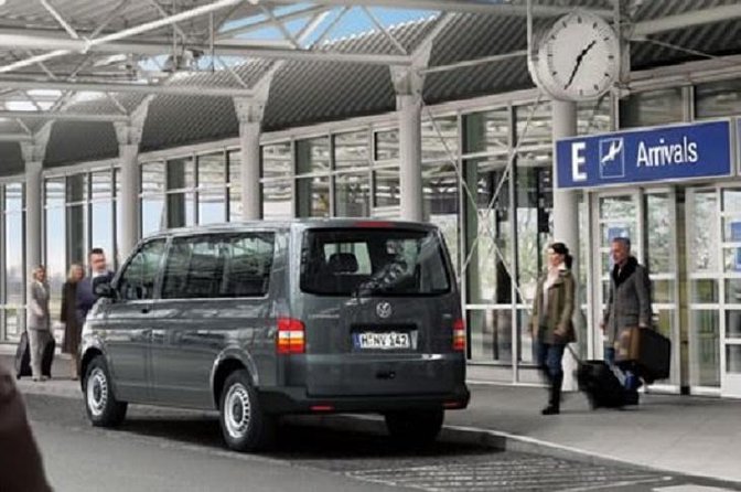 Modlin-Warsaw WMI Airport Round-Trip Transfer