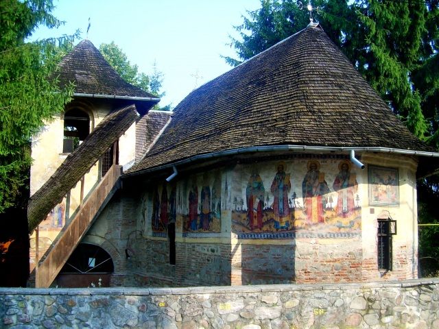 Monasteries of Curtea De Arges: Day Trip From Bucharest