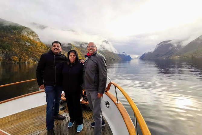 Mostraumen Private Pontoon Cruise