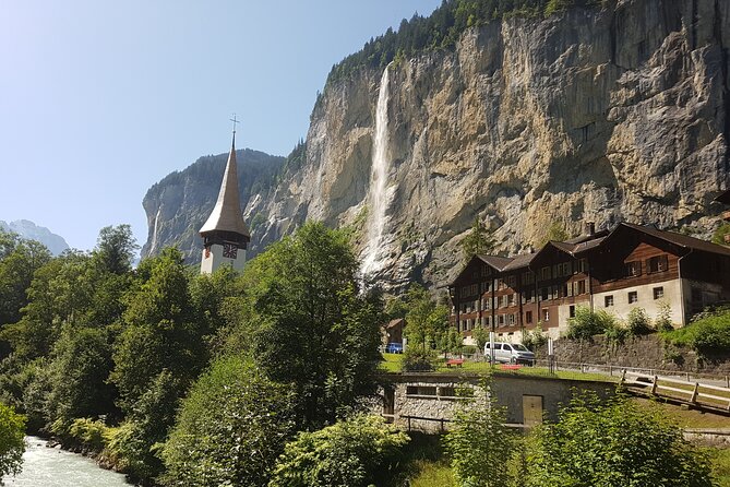 Mountain Majesty: Small Group Tour to Lauterbrunnen and Mürren