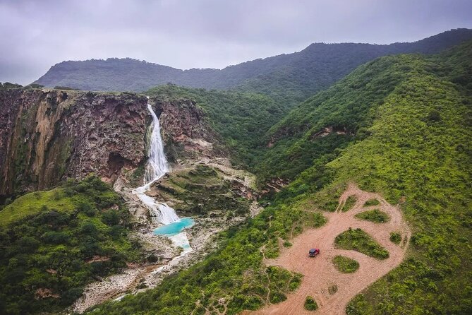 Mountain Safari 4 Hours East Salalah Tour - Wadi Darbat, Sumharam - Tour Overview and Experience