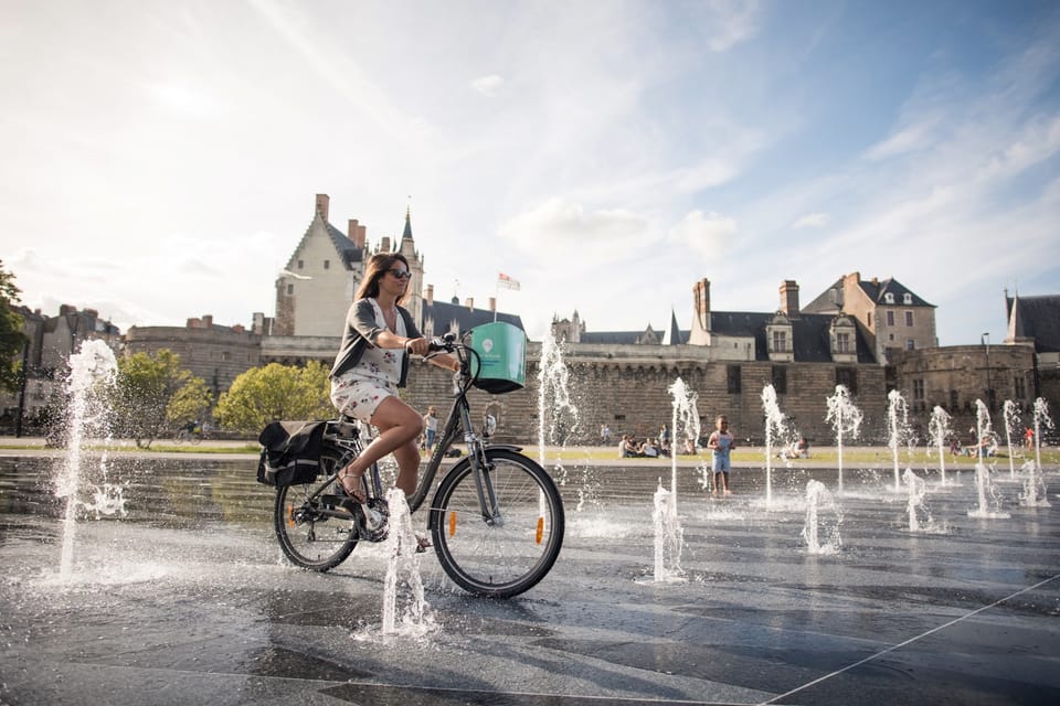 Nantes: Panoramic Tour by Electric Bike - Tour Overview