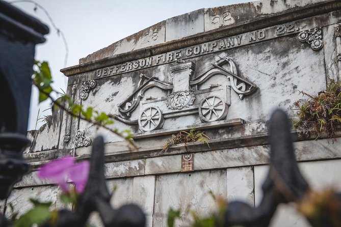 New Orleans Garden District Walking Tour