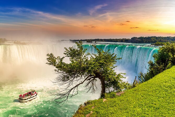 Niagara Falls Day and Evening Private Tour