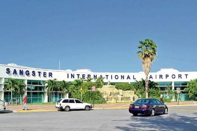 Norman Manley Airport Private Round-trip: Transfers to Montego Bay