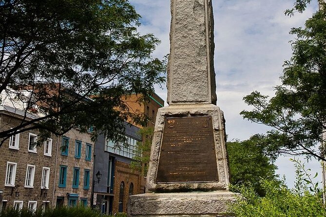 Old Montreal Self-Guided Walking Tour & Scavenger Hunt