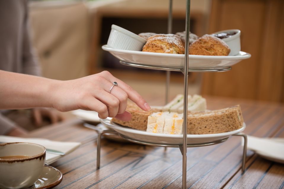 Oxford: Sightseeing River Cruise With Afternoon Tea - Tour Overview and Pricing