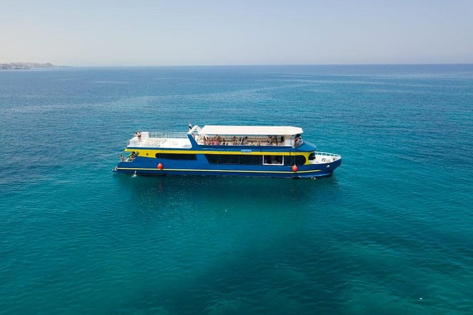 Paradise Catamaran Conquest 2 Hours Semi Submarine & Snorkeling - Hurghada