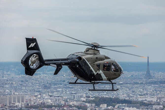 Paris and Versailles Sightseeing Helicopter Tour