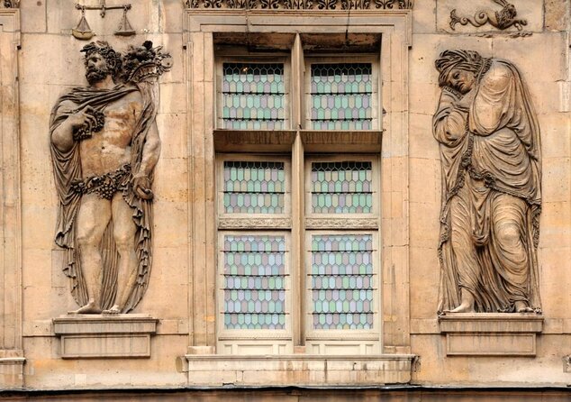 Paris Le Marais Historical Walking Tour With Wine and Cheese Tasting