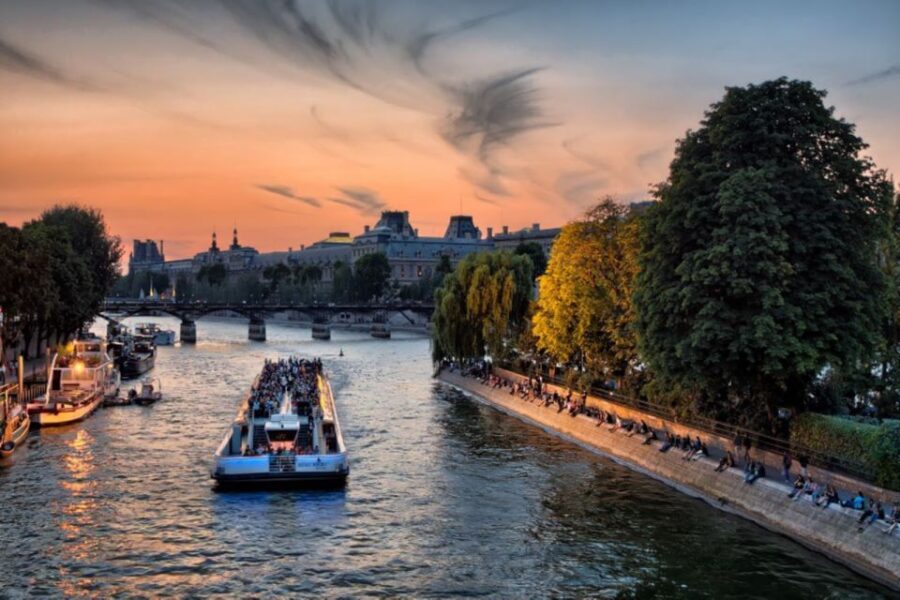 Panthéon ticket combined with Seine river cruise on a Bateaux-Mouches boat