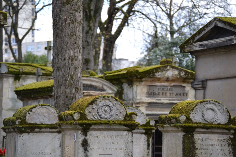 Paris: Pere Lachaise Cemetery Guided Tour in French - Tour Overview