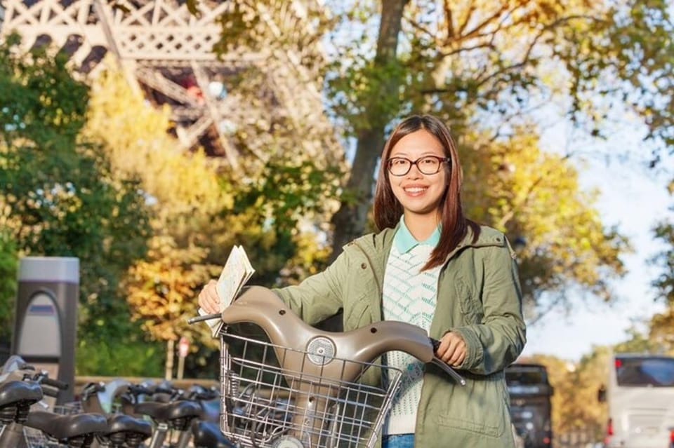 Paris : Private Bike Tour With A Guide - Booking and Reservation Details