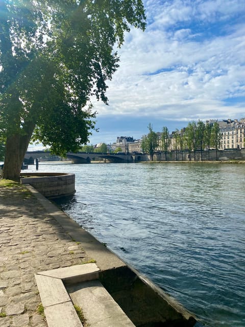 Paris: Private Early Morning City Walking Tour