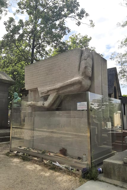 Paris: Visit Père Lachaise Cemetery Iconic Tombs - Tour Overview and Details