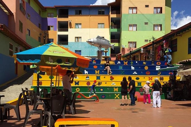 Peñol Rock and Guatape Town Shared Tour