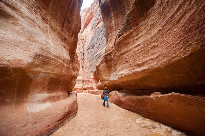 Petra and Wadi Rum in One Day | The Jordanian Mappers