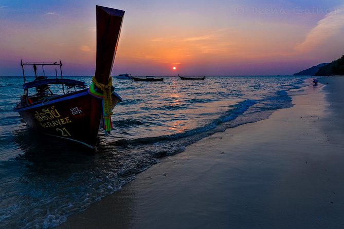Phi Phi Early Bird Premium Tour by Speed Boat With Lunch