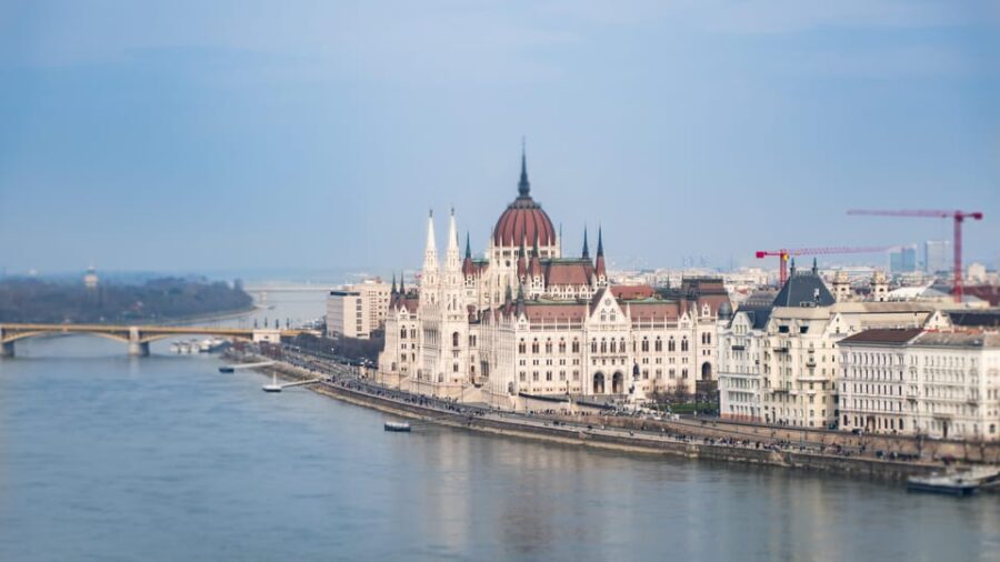 Photoshoot Tours With Professional Phototographer - Budapest