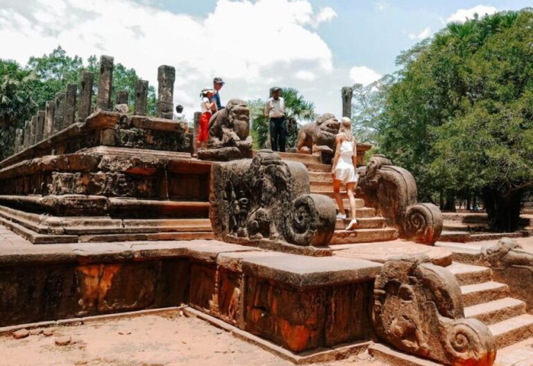 Polannaruwa Ancient City Guided Tour From Kandy