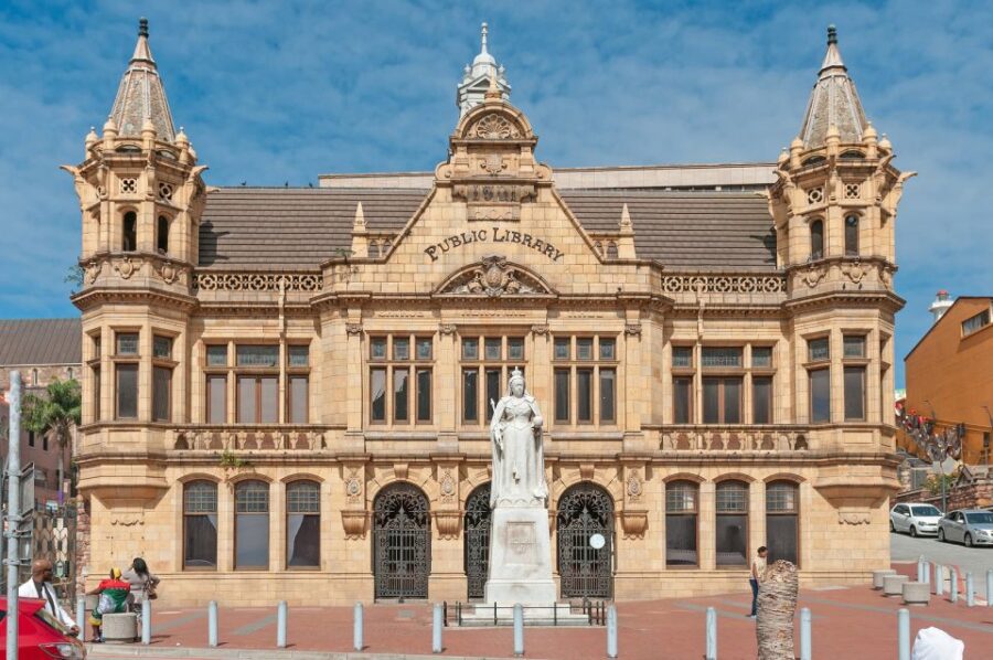 Port Elizabeth: Wildlife Safari and City Sightseeing Tour