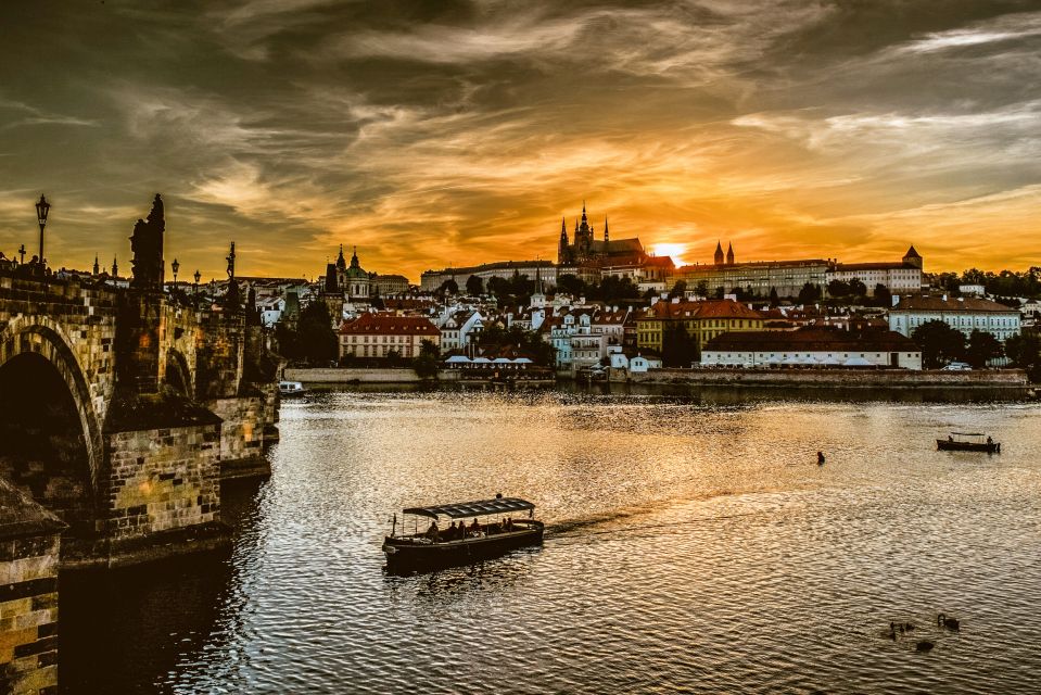 Prague: 45-Minute Sightseeing Cruise to Devils Channel - Cruise Overview