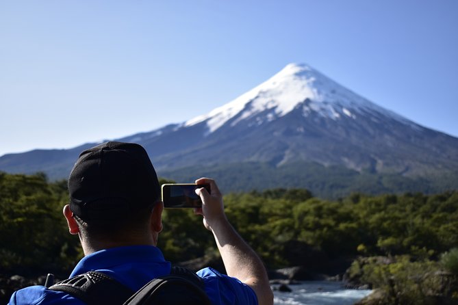 Premium Full Day Shared Tour Osorno Volcano and Petrohue Falls