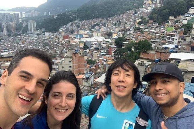 Private 2-Hours Sightseeing Walking Tour in Rocinha and Moto-Taxi
