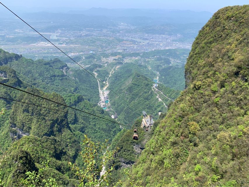 Private 4-Day Zhangjiajie Package Tour Including Tickets