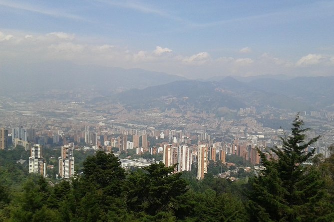 Private Airport Pickup Service in Medellin for You and Your Group - Service Overview