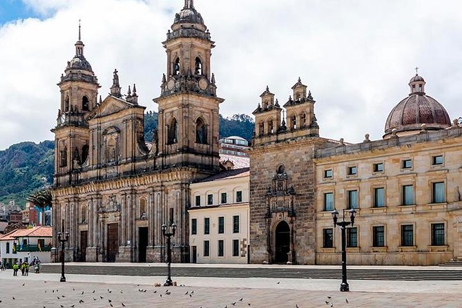 Private Arrival Transfer : From Airport to Bogotá Hotels