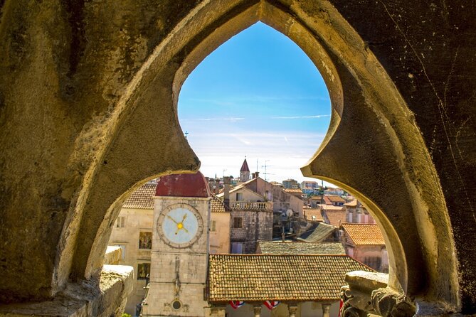 Private Arrival Transfer: Split Airport to Split, Trogir, Makarska,Tucepi and Baska Voda Hotels