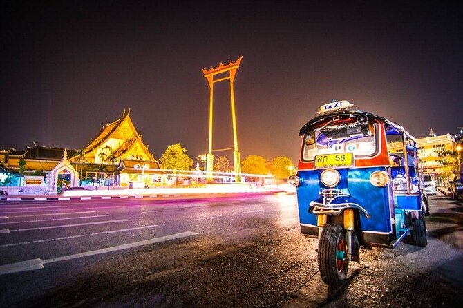 Private Bangkok Night City Tour by Tuk-Tuk With Thai Food
