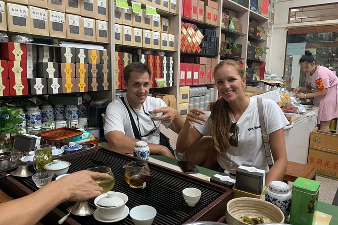 Private Beijing Tour to Fayuan Temple With Tea Tasting at Maliandao Tea Street