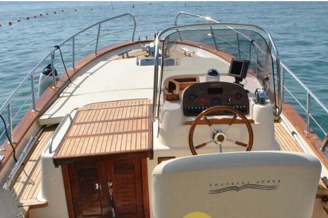 Private Boat Tour From Positano to the Amalfi Coast With Drinks
