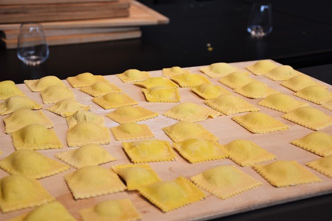 Private Cooking Class in Wonderful Villa With Lunch or Dinner (Parma) - Overview of the Cooking Class