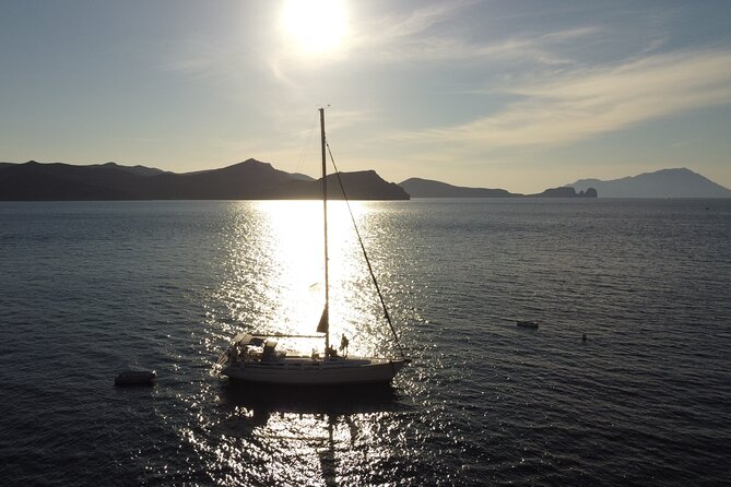 Private Daily Sailing Cruise to Discover the Highlights of Milos